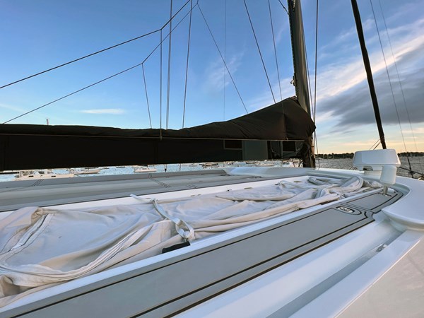 DEFIANCE - Yacht zu verkaufen