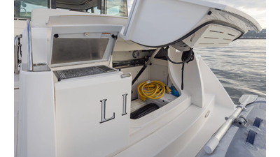 TIARA C49 COUPE 10 
