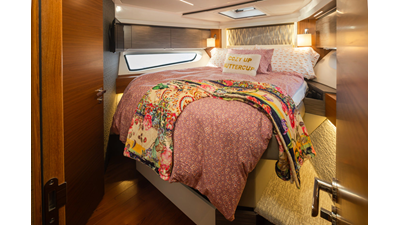 TIARA C49 COUPE 28 