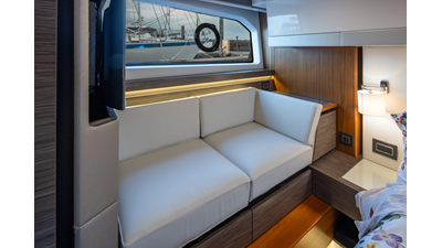 TIARA C49 COUPE 31 