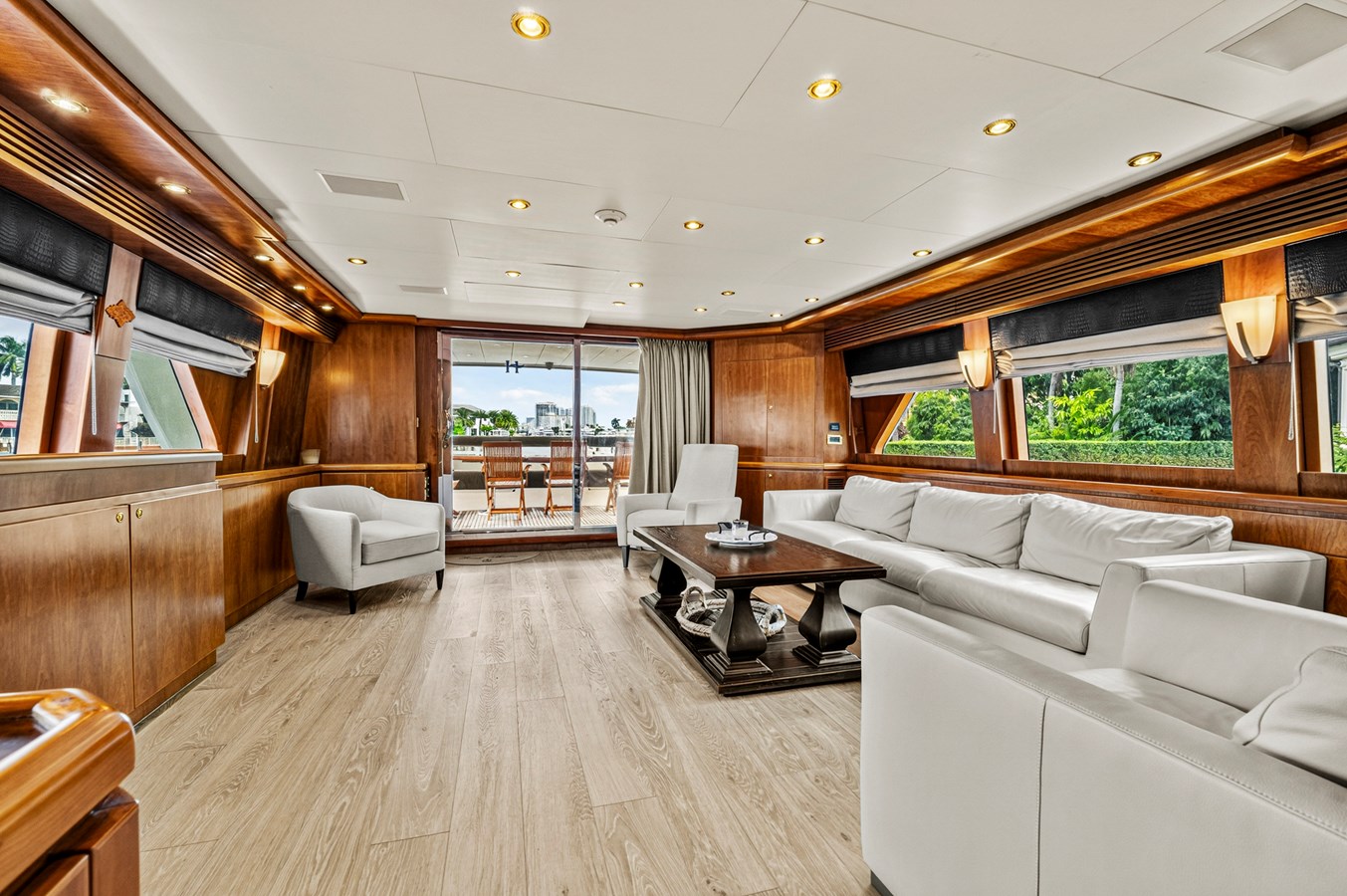 Salon looking aft