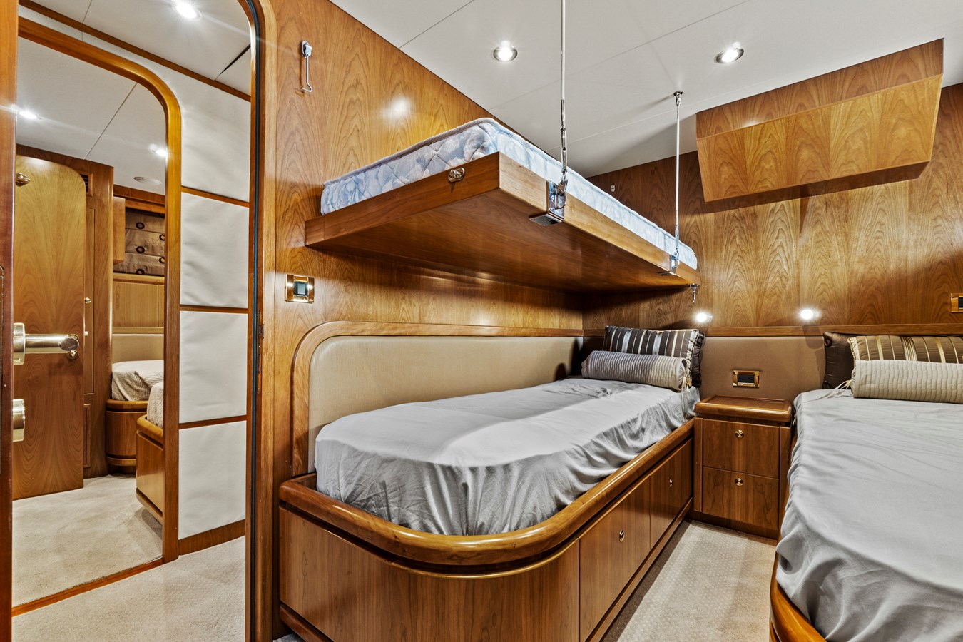 Starboard guest cabin looking forward