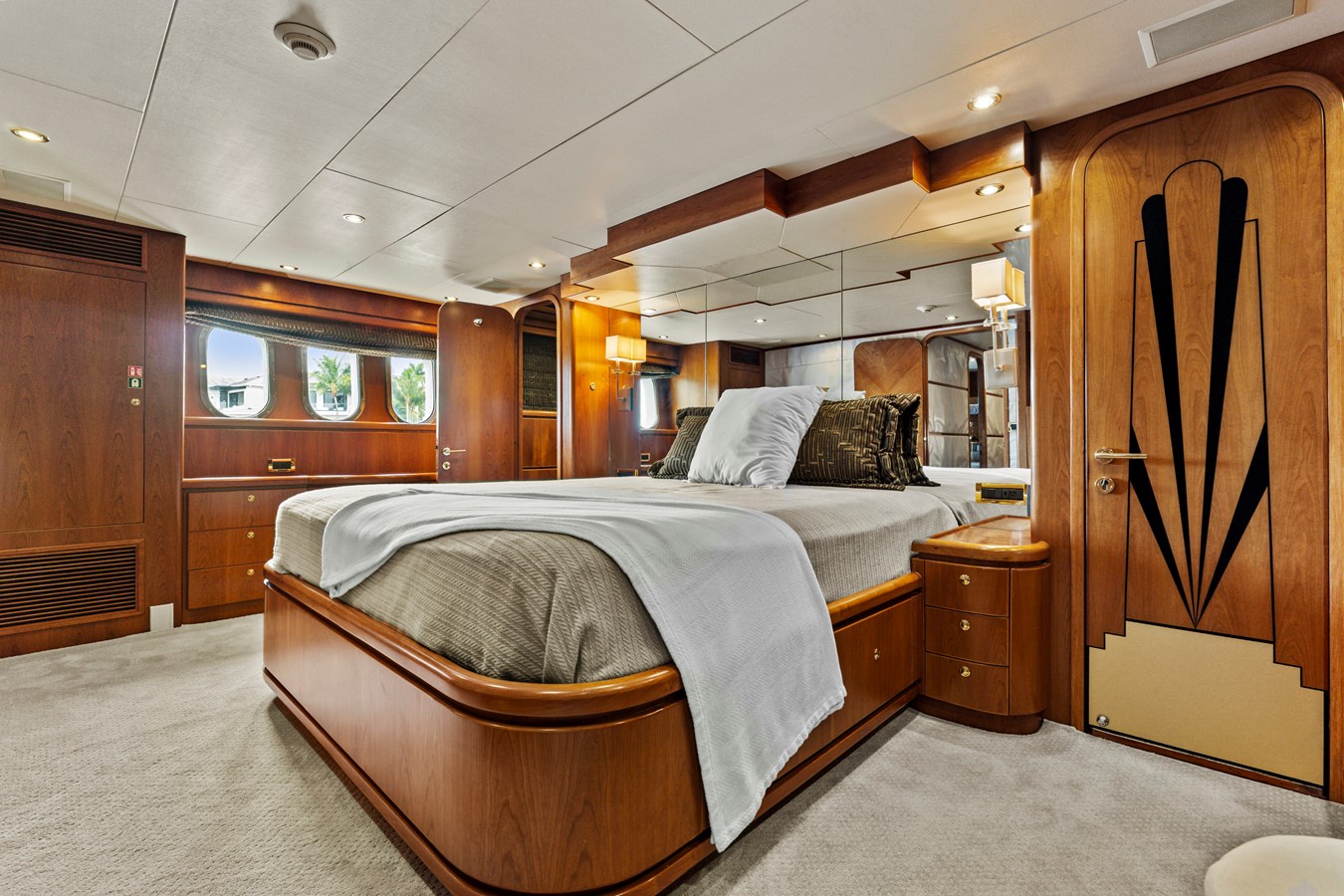 Master looking to starboard