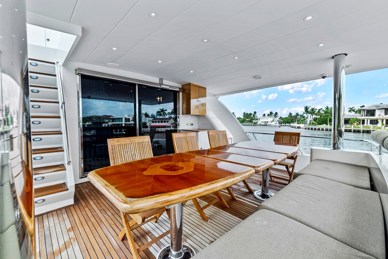 Aft deck looking forward