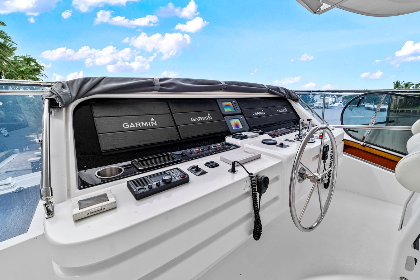Helm looking to starboard
