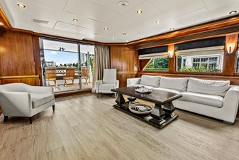 ROXY MARIA 4 Salon looking to port