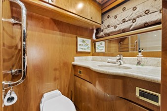 Port guest head