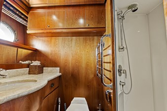 Starboard guest head and shower