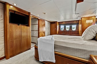 Master looking to starboard