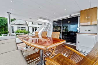 Aft deck dining
