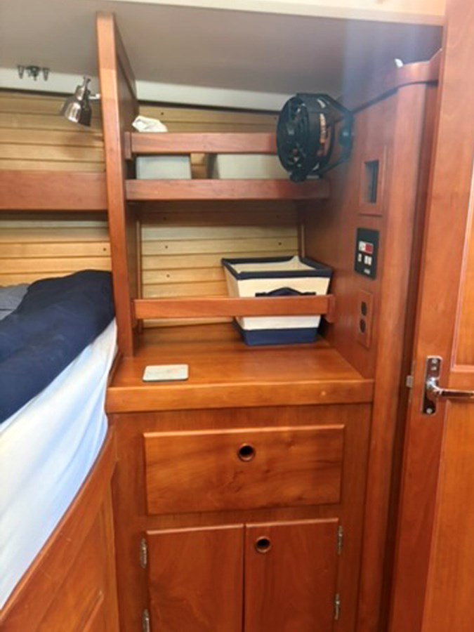 Fwd Cabin to Stbd