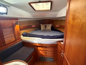 SCRIMSHAW 16 Fwd Berth