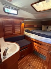 SCRIMSHAW 17 Fwn Cabin to Port