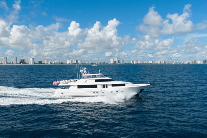DETERMINATION - Yacht à vendre