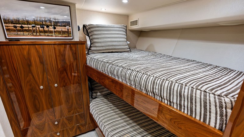 2017 Viking 80 Convertible