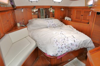 POLAR BEAR 42  Master Stateroom Aft