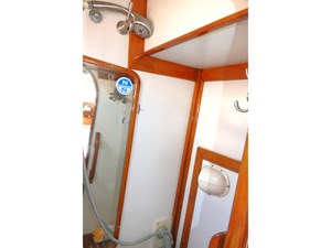 POLAR BEAR 53 Master Shower