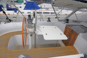 POLAR BEAR 61 Cockpit Table