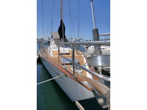 POLAR BEAR 74 Dockside Stbd Bow