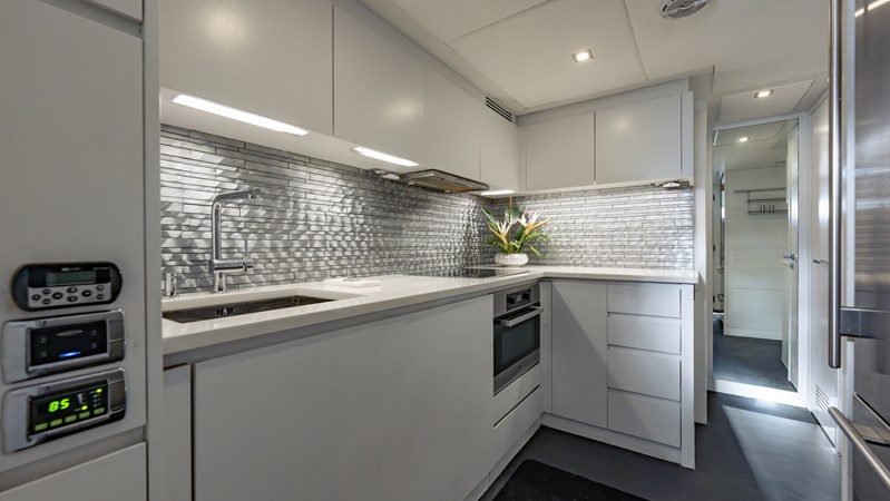 IYG-Listing-on-YachtWay (78 of 104)
