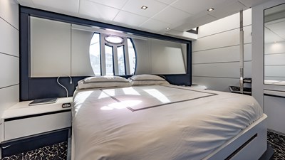 2010 Pershing 80