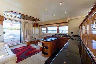 Salon/galley