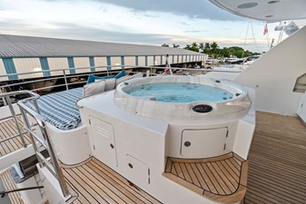 M/Y VIVIERAE II 33 