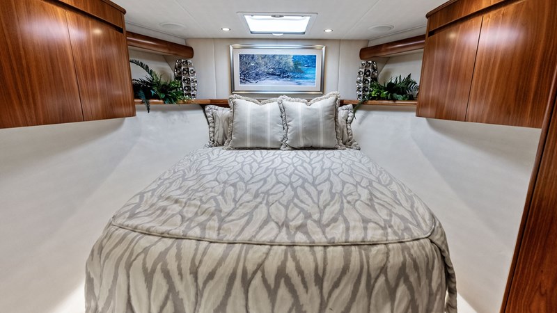 Luxurious Forward Stateroom