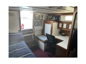 ROUGH LIFE 3 Aft stateroom