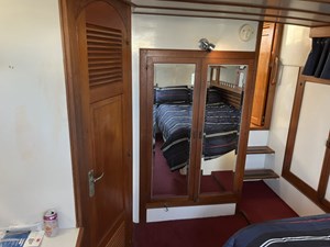 ROUGH LIFE 18 Aft stateroom storage