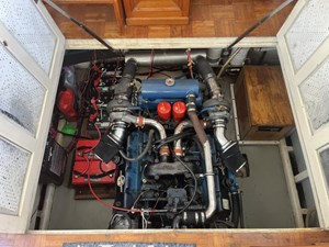 ROUGH LIFE 35  Engine room