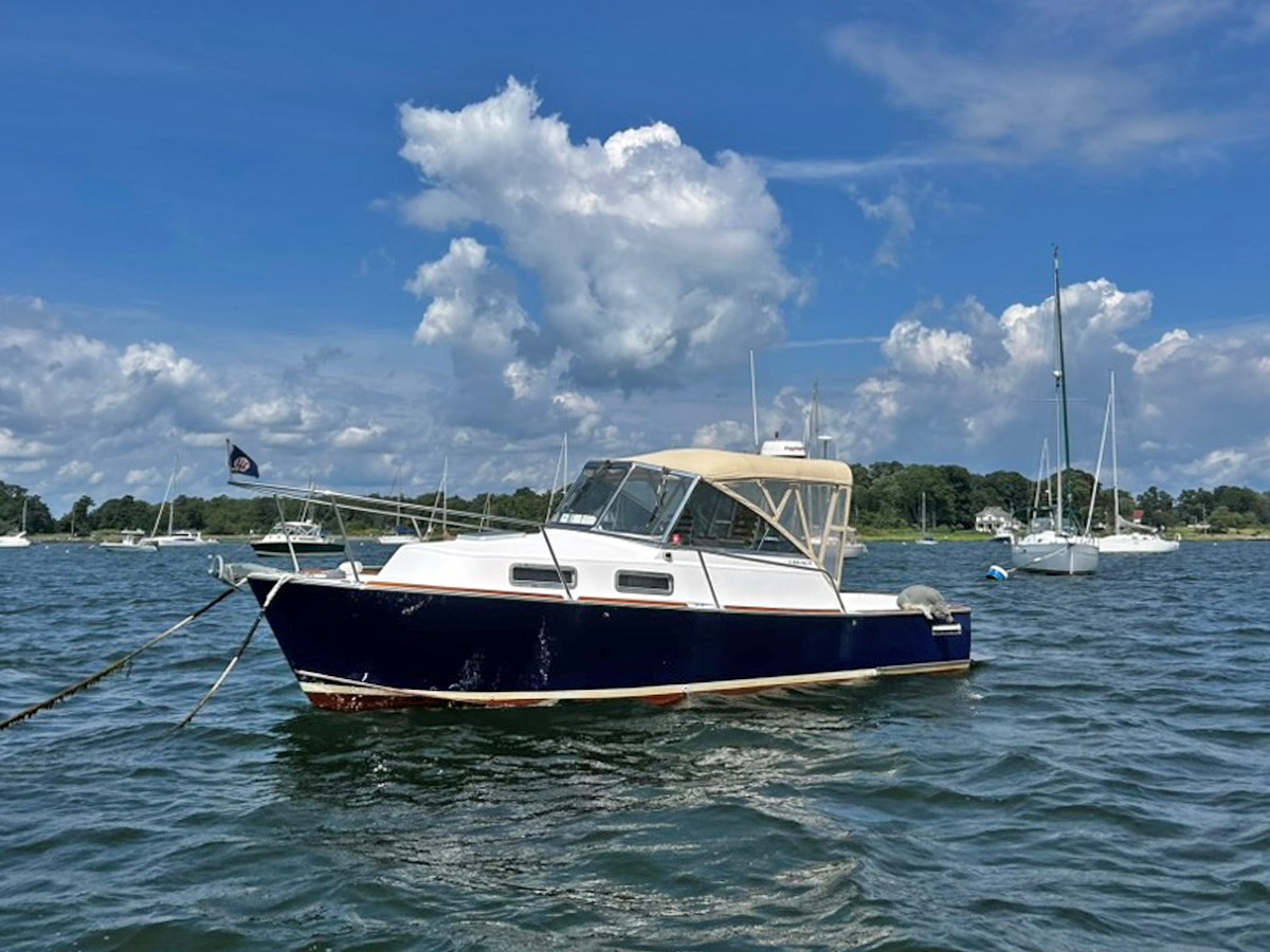 2000 Legacy 28, Port Fwd Qtr