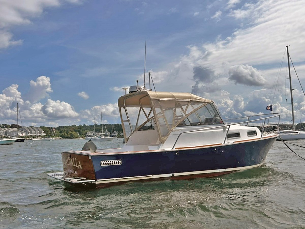 2000 Legacy 28, Stbd Profile