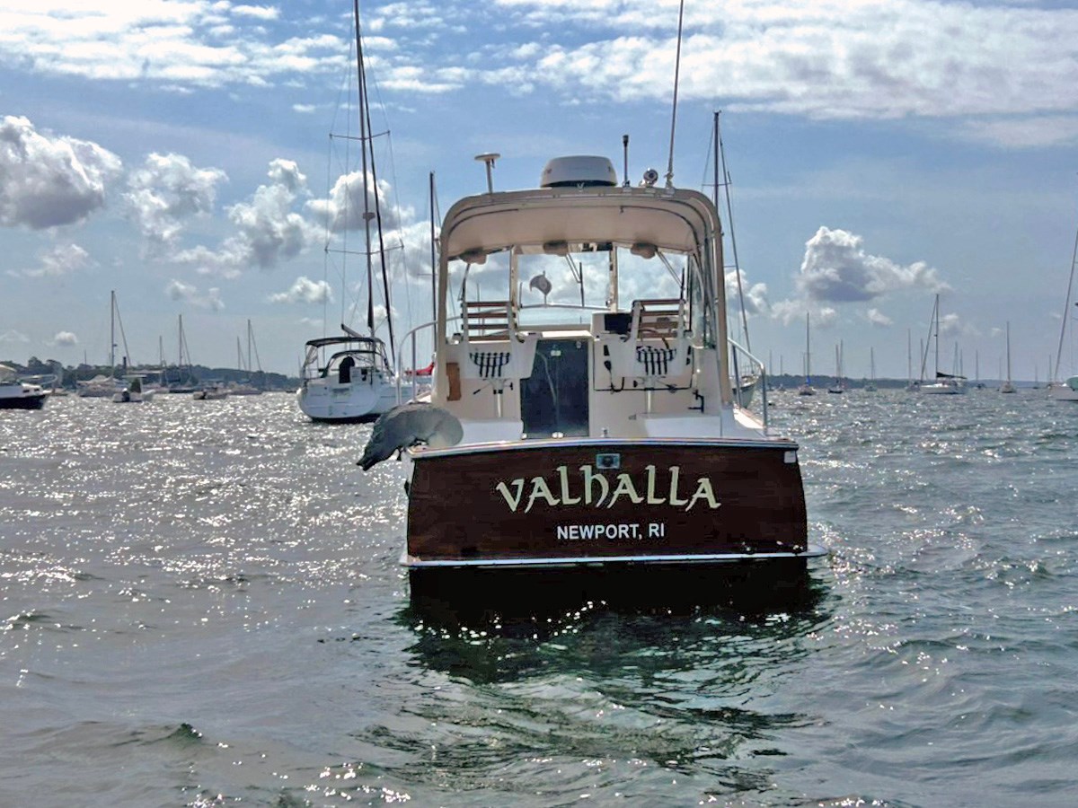 2000 Legacy 28, Stern