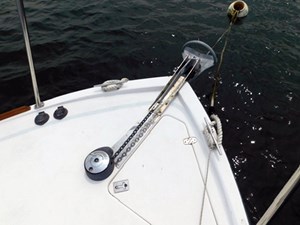 2000 Legacy 28, Windlass