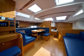 Saloon and dinette