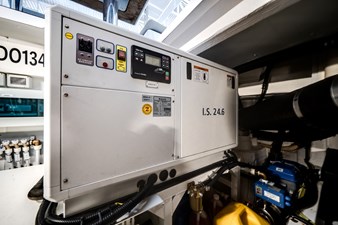 Nauti-Wolfe IV 72 
