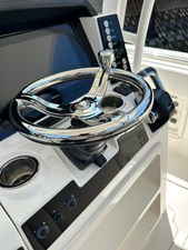 Robalo R302 3 