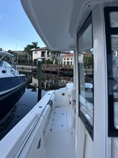 Robalo R302 10 