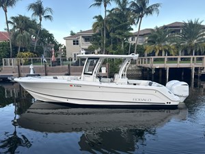 Robalo R302 2 