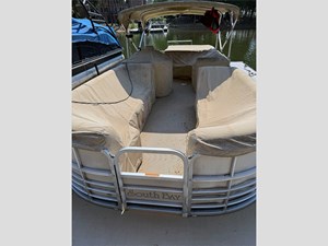 25' Southbay 2008 622CR 2 