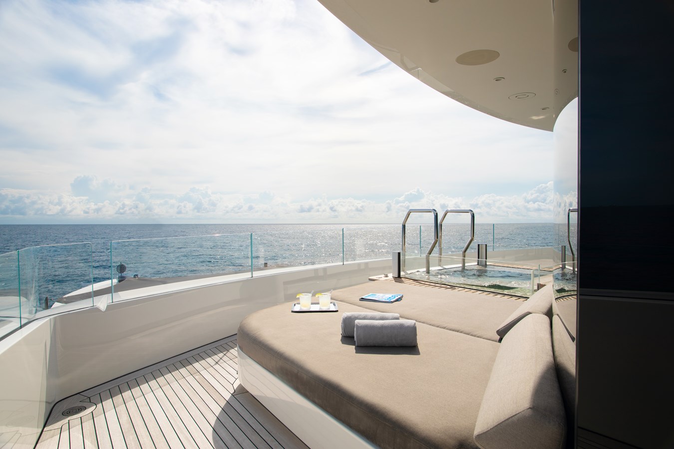 Owners Deck pool forward
