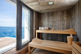 CASINO ROYALE 10 Sauna with access to the sea