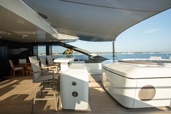 CASINO ROYALE 13 Jacuzzi Deck bar