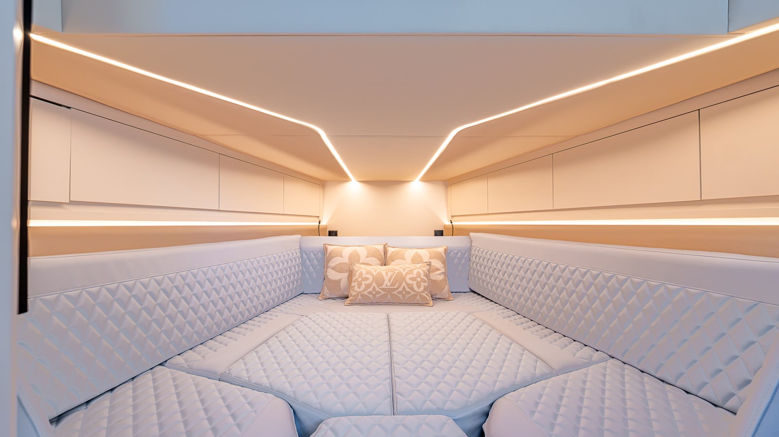 IYG-Listing-On-YachtWay-38