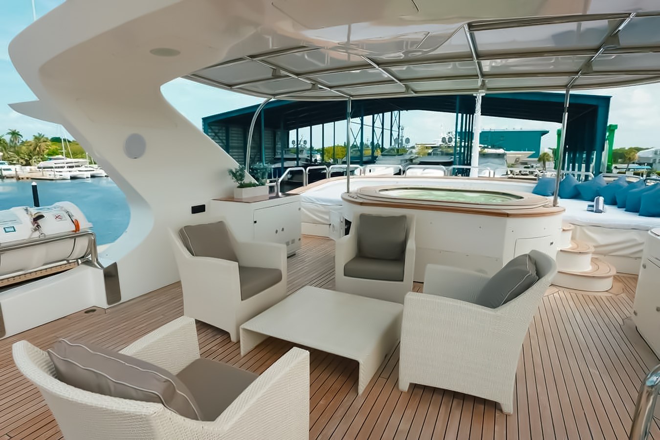 Sundeck Seating & Jacuzzi