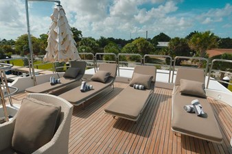 GOTTA GO 46 Sundeck Lounges