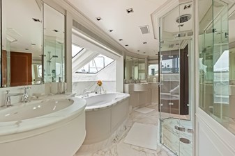 GOTTA GO 17 Master Bath 2