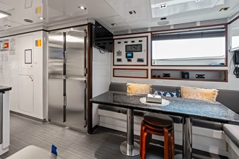 GOTTA GO 60 Galley Dining 2
