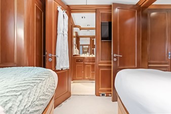 GOTTA GO 35 Starboard Twin Stateroom 2